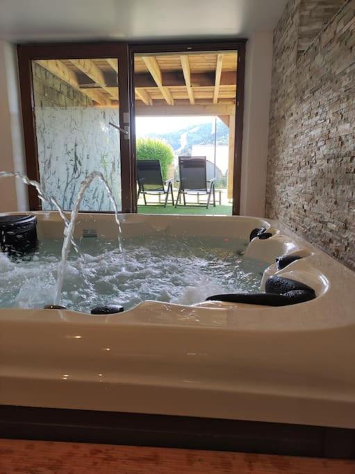 Gite Papillon 6 A14 Personnes - Jacuzzi Gérardmer Extérieur photo